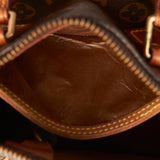 Louis Vuitton Monogram Speedy 25 (SHG-23172)