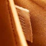 Louis Vuitton Vernis Reade MM (SHG-26780)