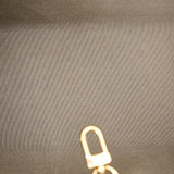 Louis Vuitton Vernis Wilshire PM (SHG-23177)